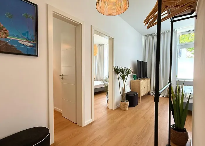 Beckhomes - Stylish *