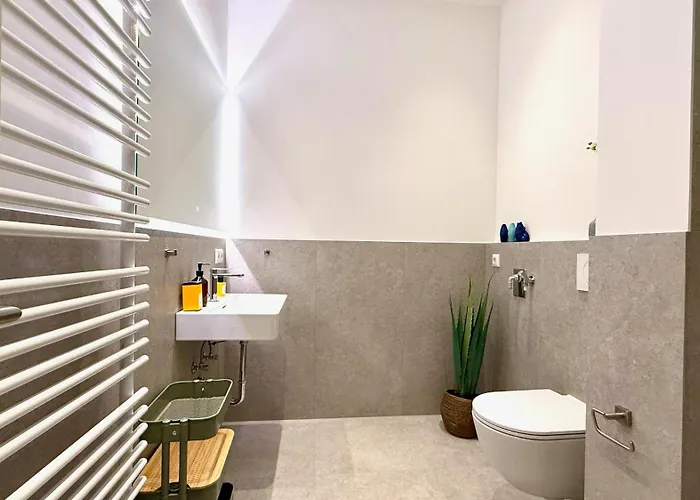 Beckhomes - Stylish *
