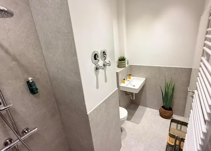 Beckhomes - Stylish *