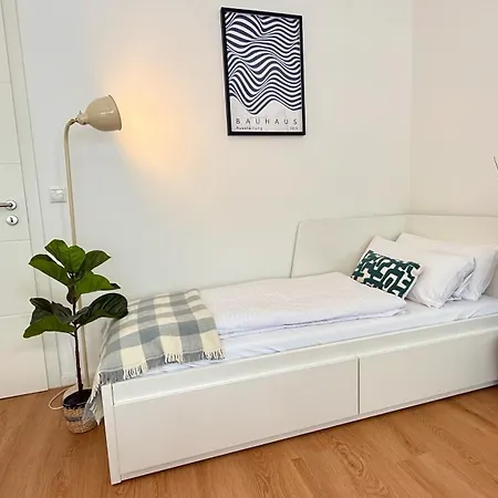 Beckhomes - Stylish *