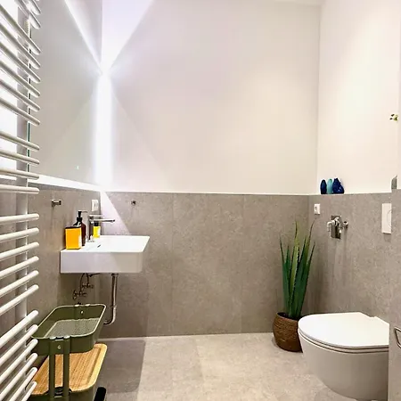 Beckhomes - Stylish *