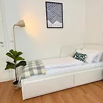 Beckhomes - Stylish *
