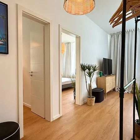 Beckhomes - Stylish *